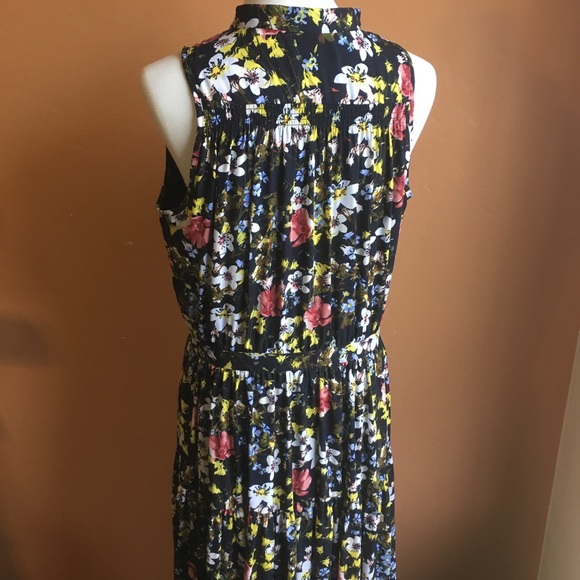 Banana Republic | Floral Maxi Dress 10 - Picture 6 of 8